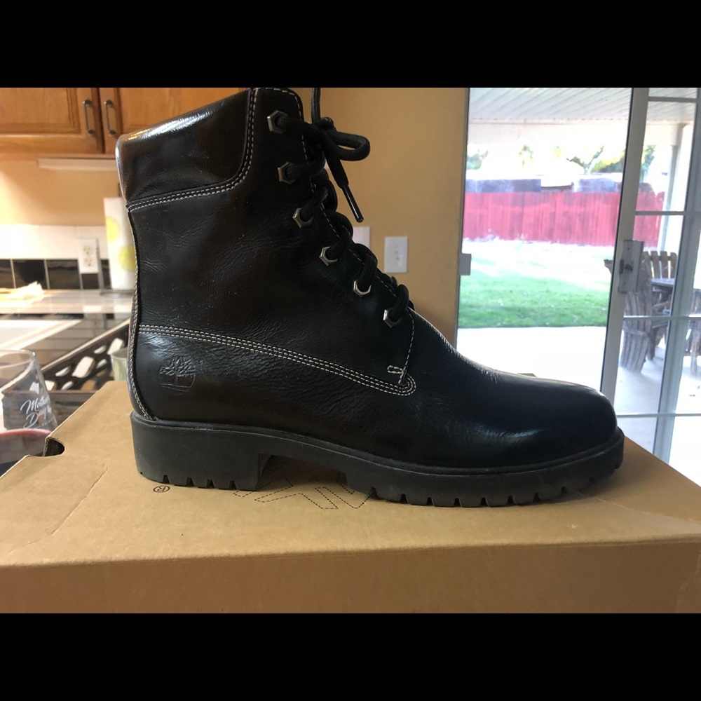 Timberland women’s boots size 9